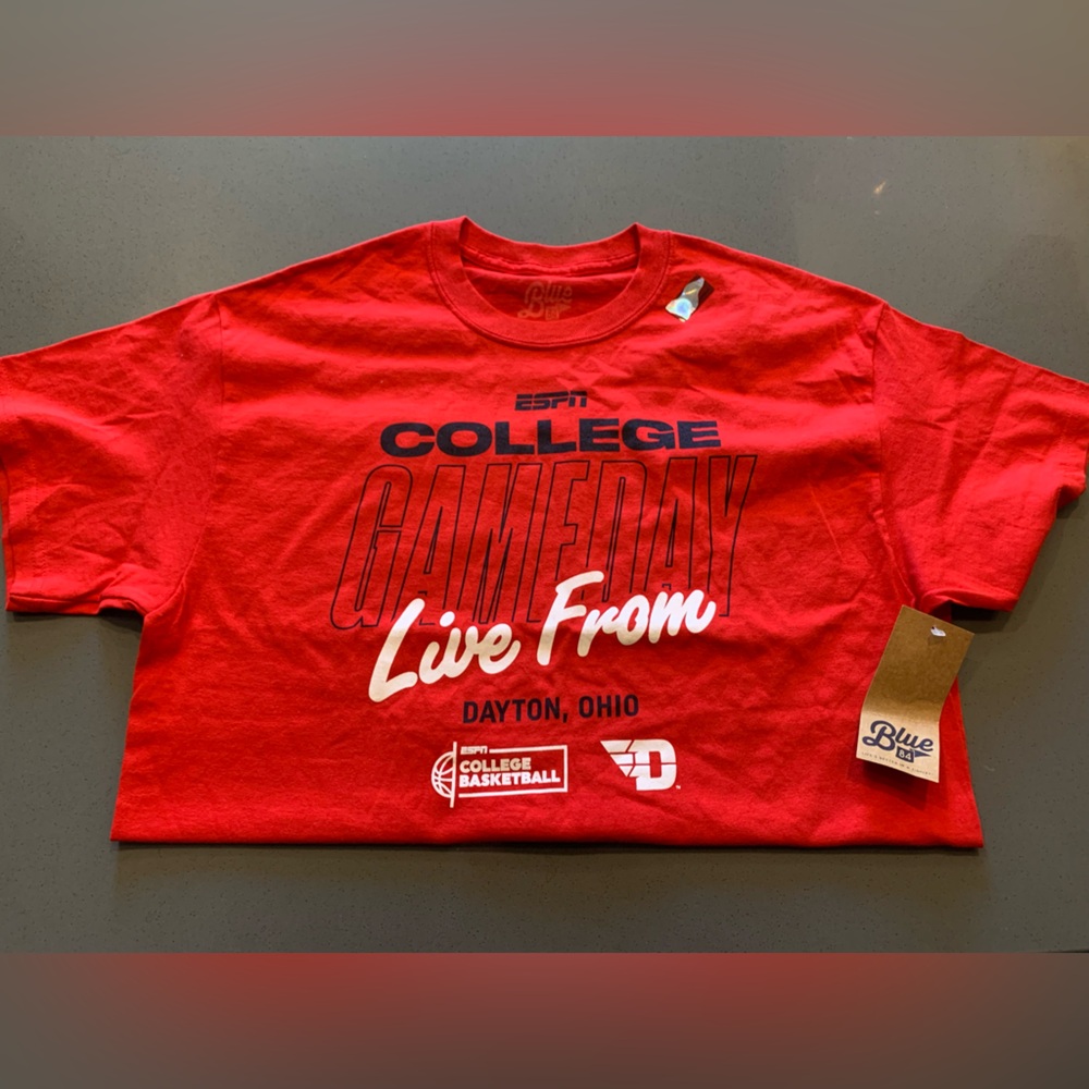 *NWT* Blue 84 ESPN College GameDay Dayton Flyers Men’s T-Shirt
Size: Large